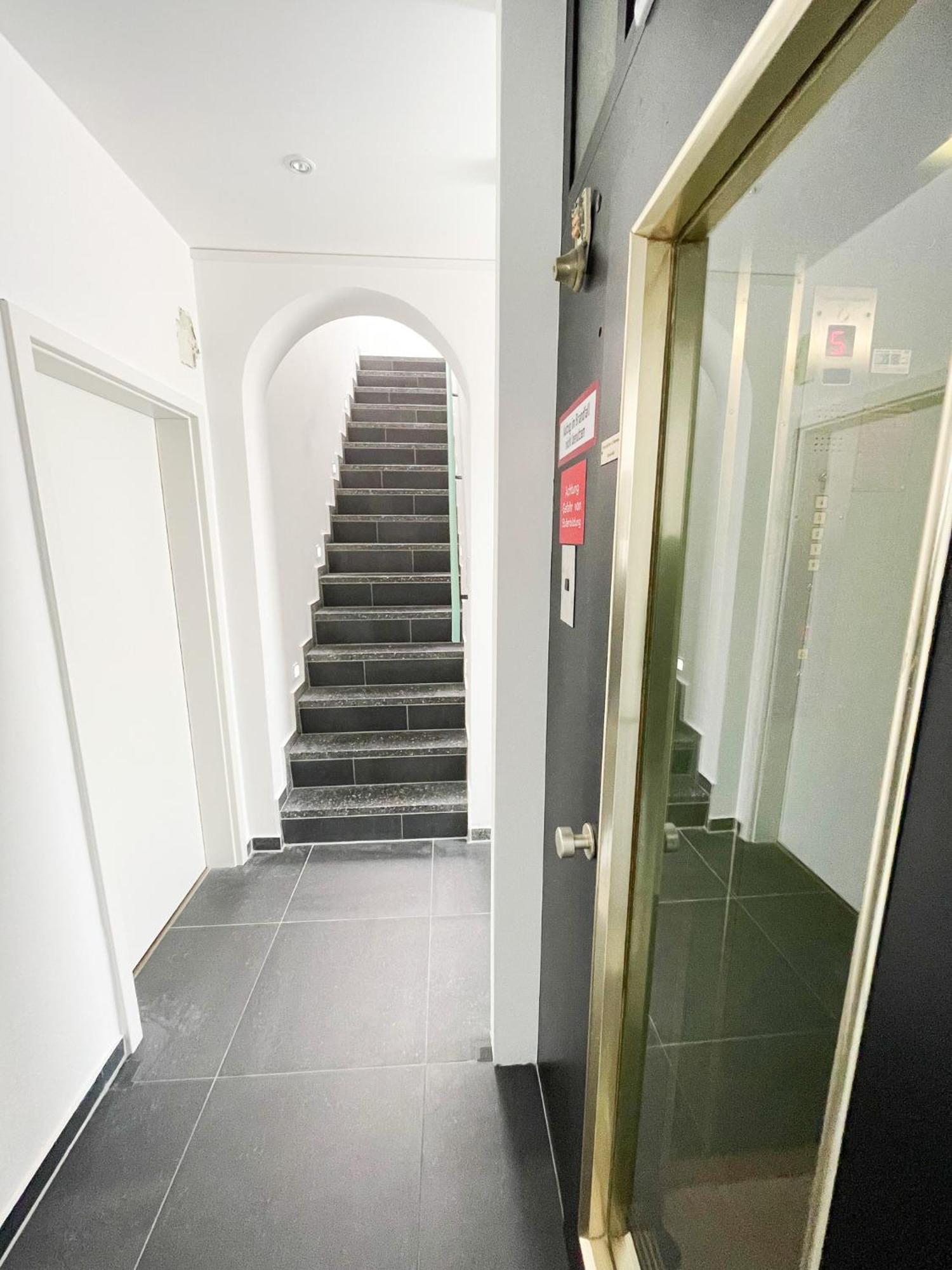 Design-Penthouse In Toplage! Frankfurt am Main Exterior foto